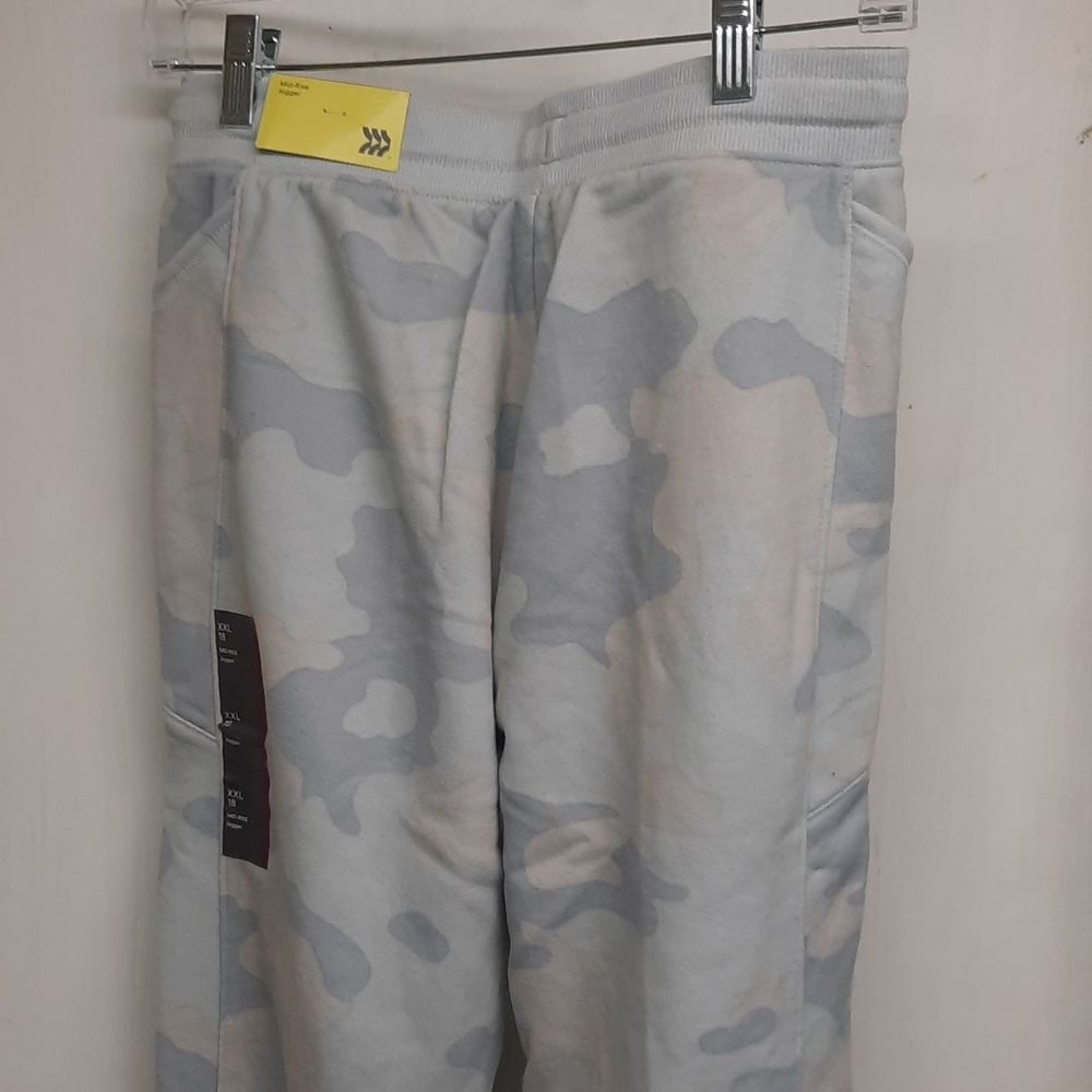 Sweatpants - Picture 2 of 4